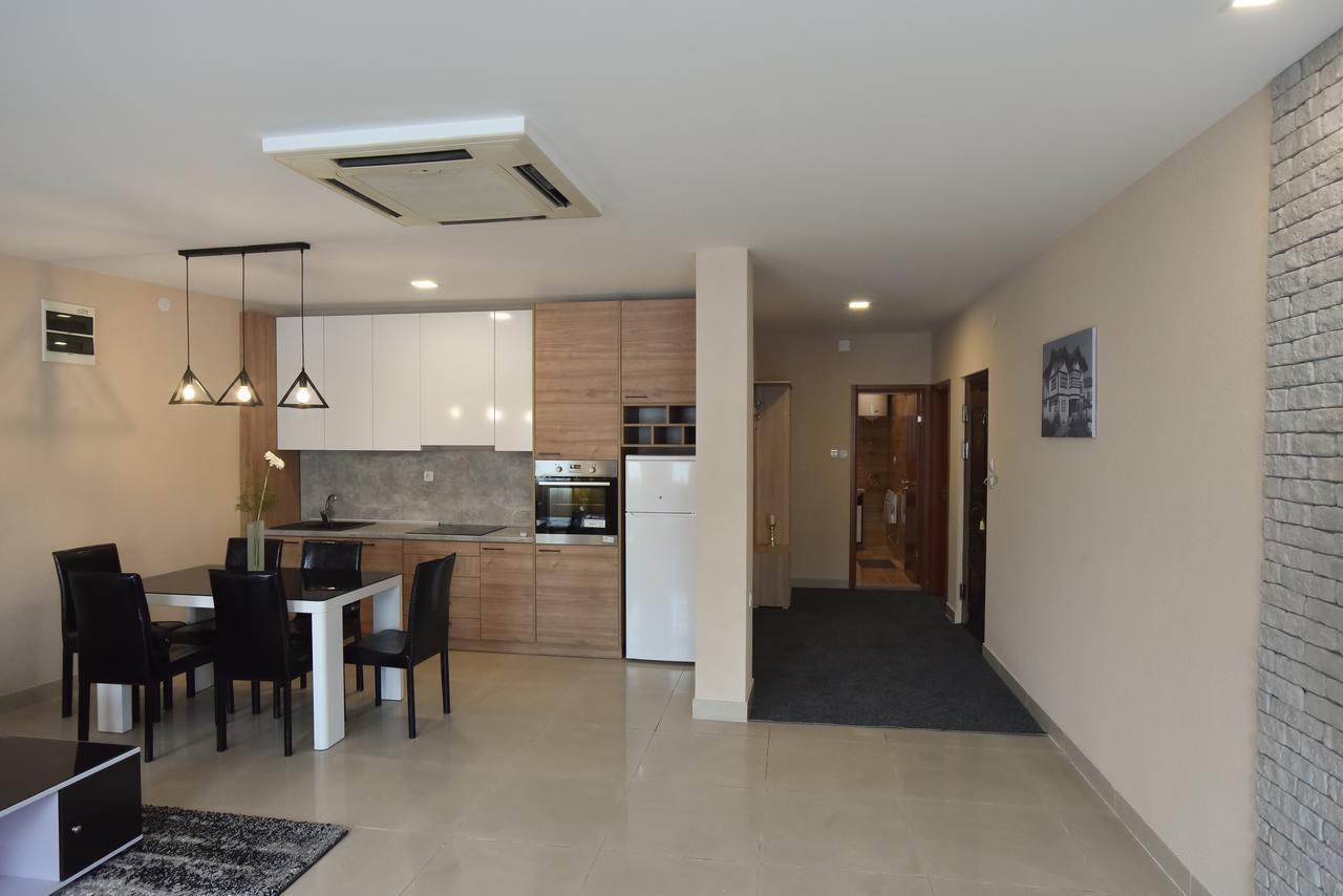 City Center Apartments 피로트 외부 사진