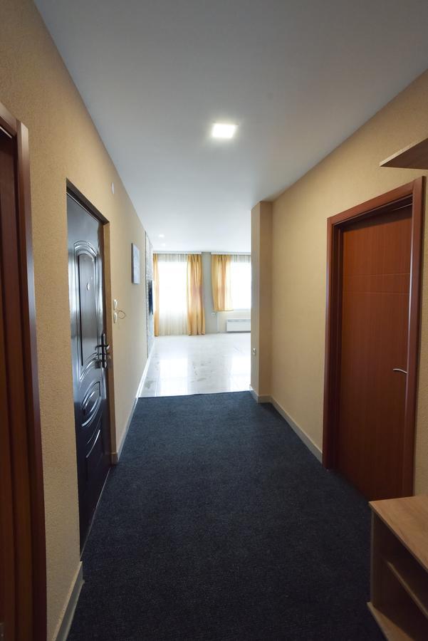 City Center Apartments 피로트 외부 사진