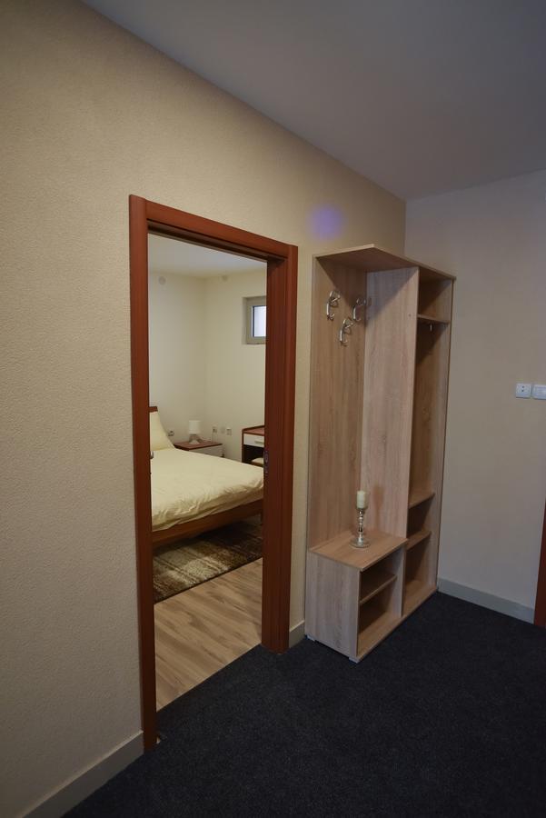 City Center Apartments 피로트 외부 사진
