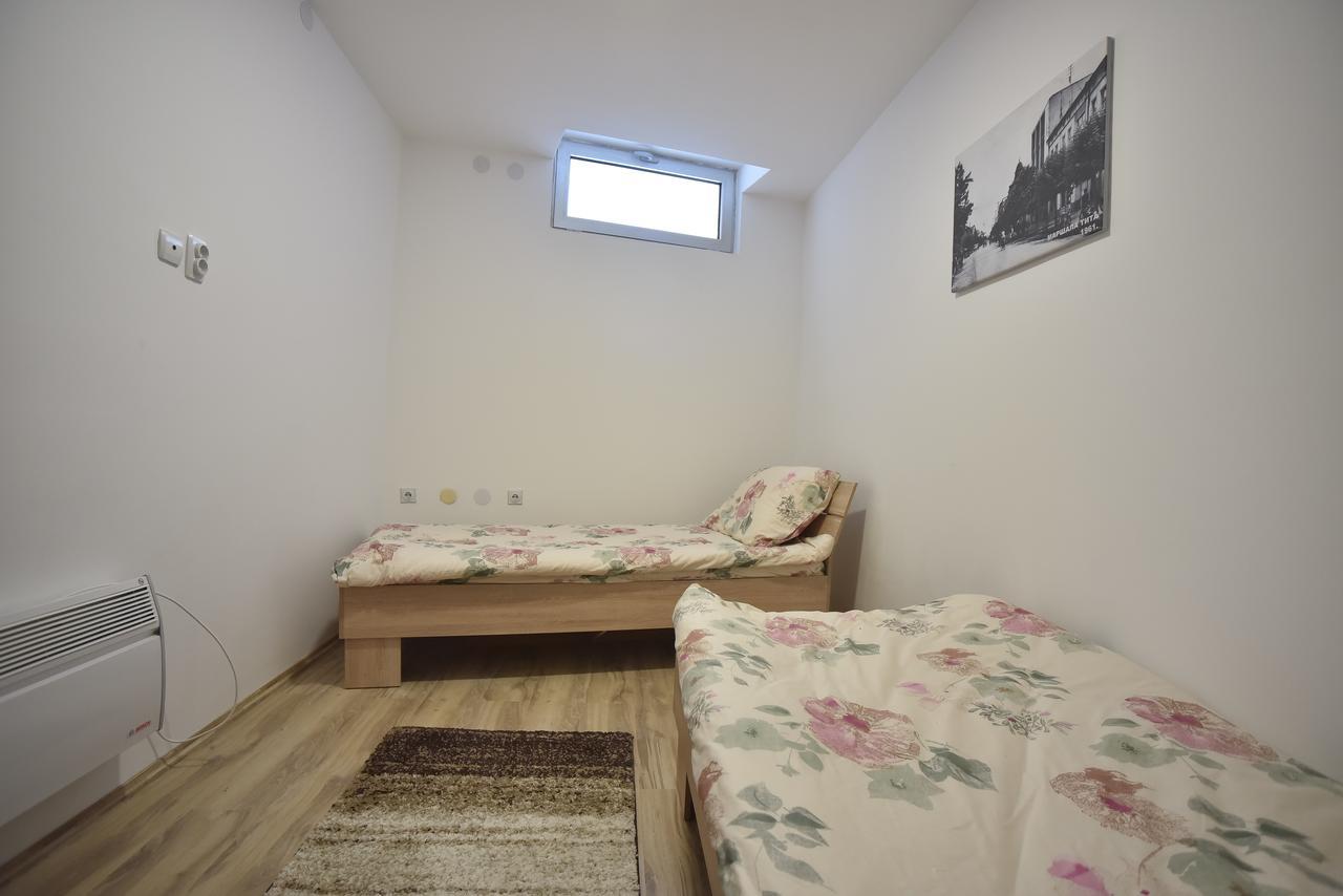 City Center Apartments 피로트 외부 사진