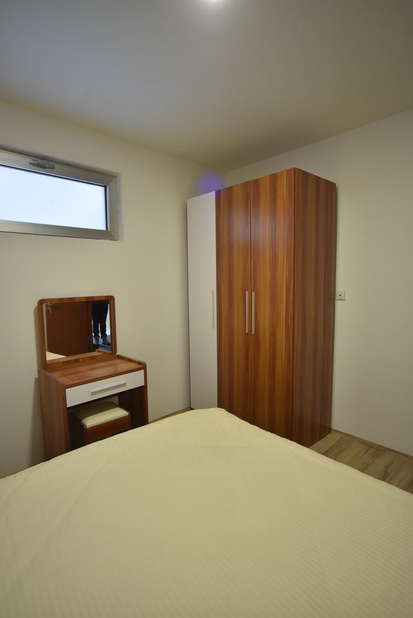 City Center Apartments 피로트 외부 사진