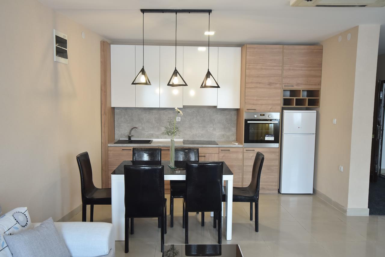 City Center Apartments 피로트 외부 사진