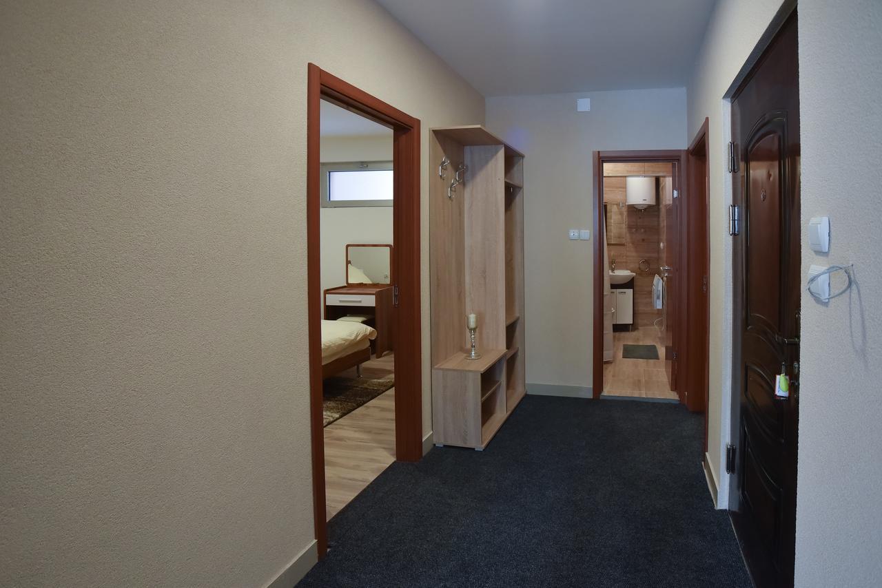 City Center Apartments 피로트 외부 사진