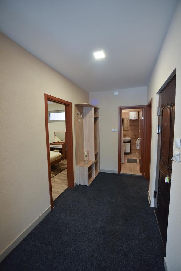 City Center Apartments 피로트 외부 사진