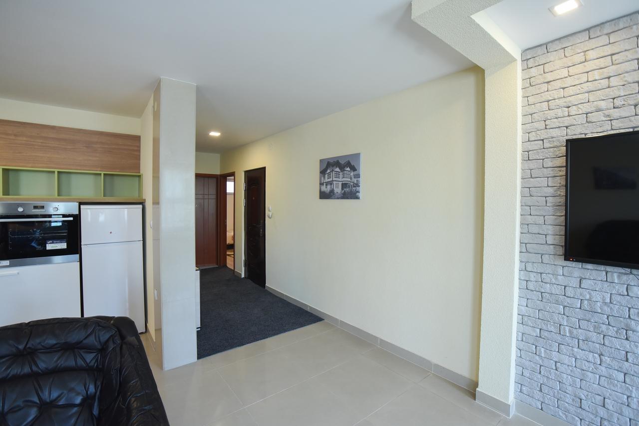 City Center Apartments 피로트 외부 사진