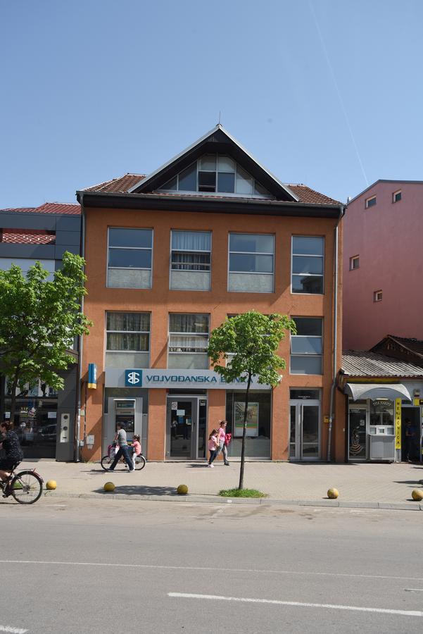 City Center Apartments 피로트 외부 사진