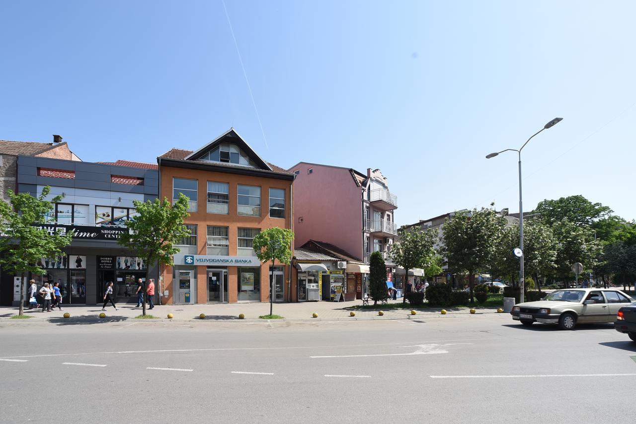 City Center Apartments 피로트 외부 사진