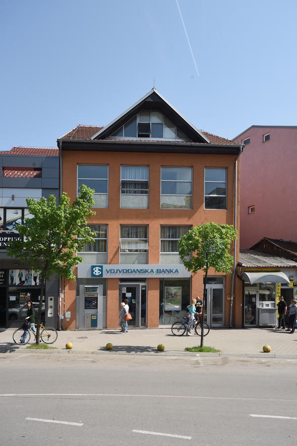 City Center Apartments 피로트 외부 사진