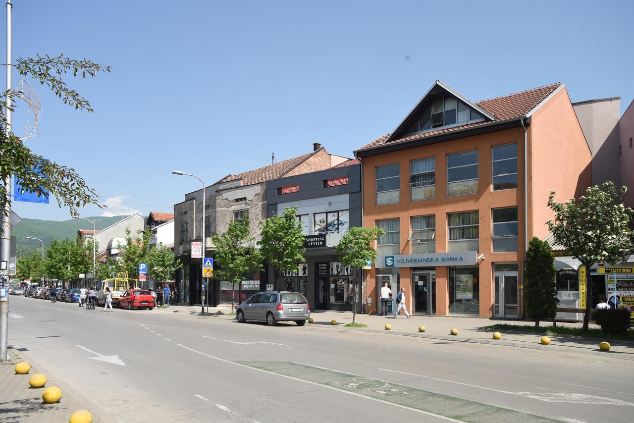City Center Apartments 피로트 외부 사진