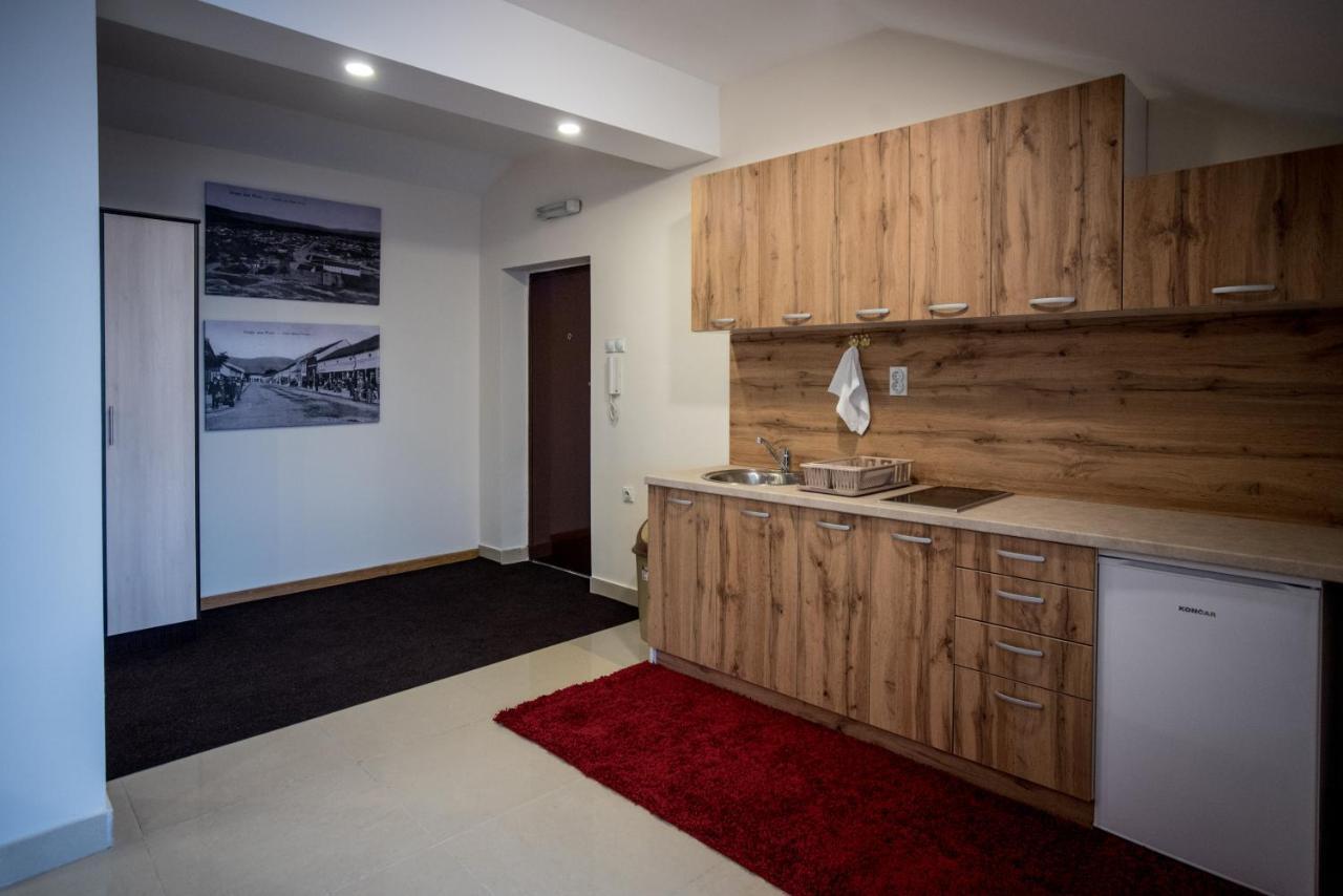 City Center Apartments 피로트 외부 사진