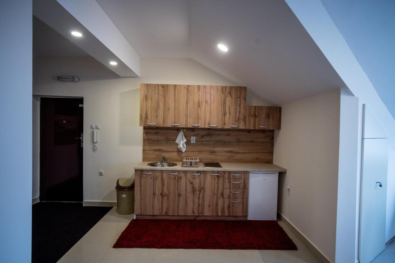City Center Apartments 피로트 외부 사진