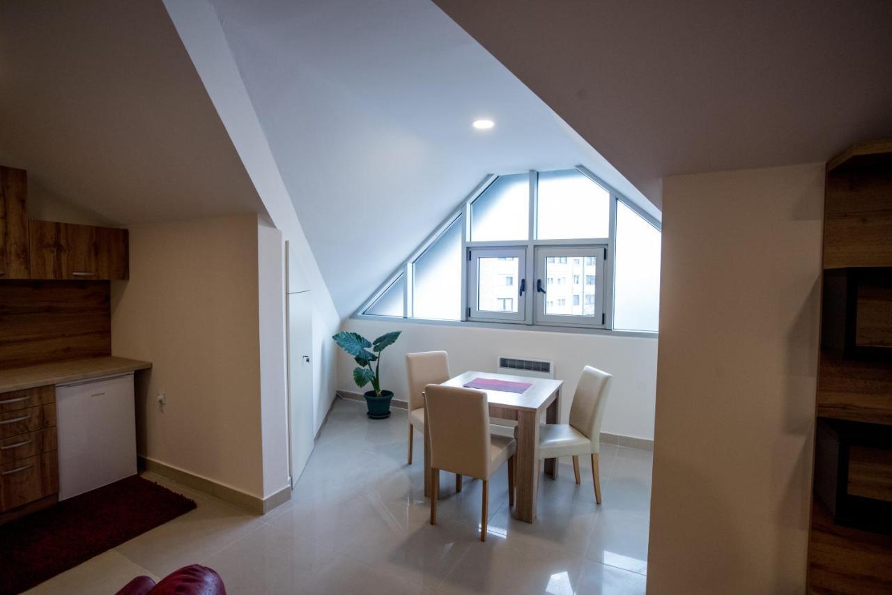City Center Apartments 피로트 외부 사진