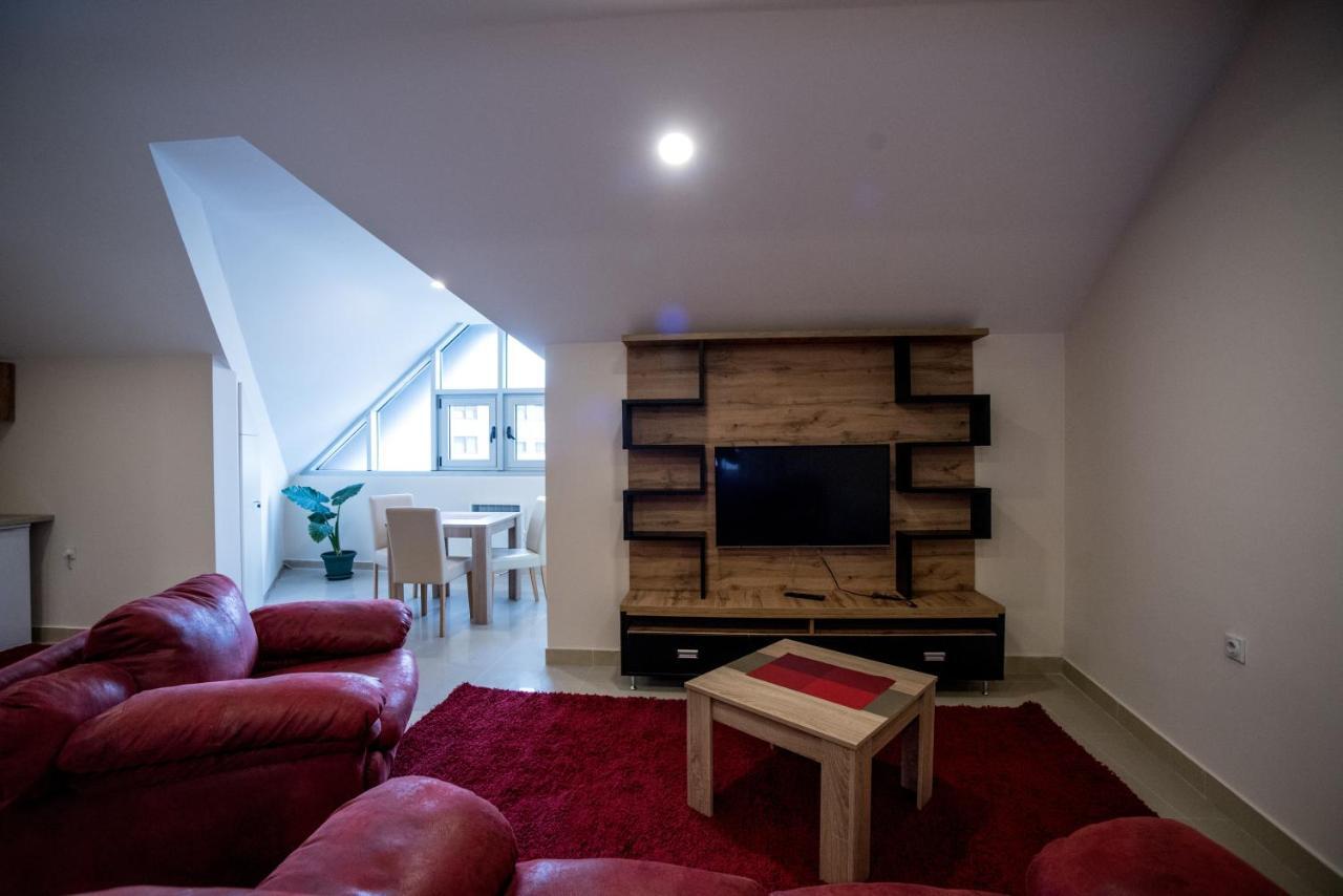 City Center Apartments 피로트 외부 사진